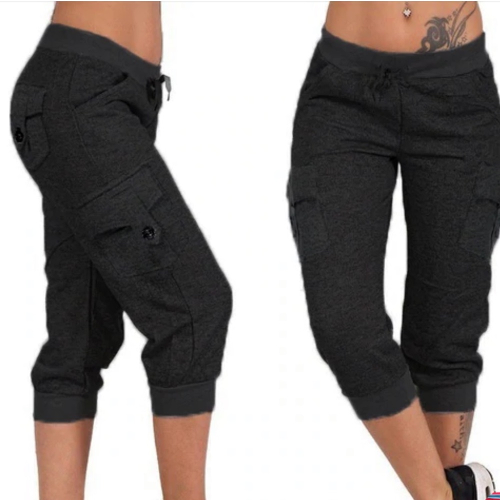 Charcoal capri joggers
